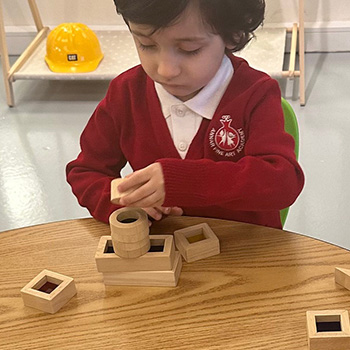 children playing with water at Annar Childcare Cemter
